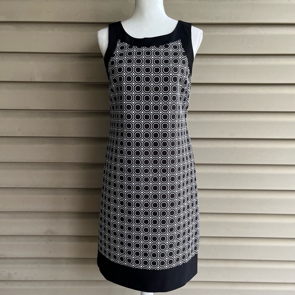 J Howard Dresses & Skirts - •J Howard• Sleeveless Geometric Pattern Dress - Size 6
